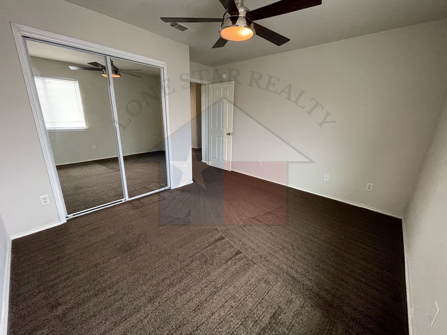 Building Photo - 5400 Jitterbug Ct