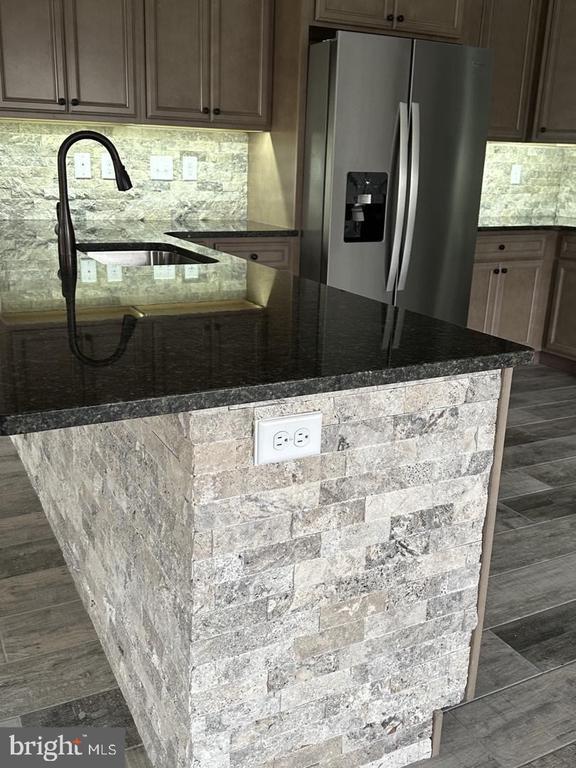 Building Photo - 111 Delano Dr