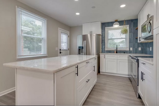 Building Photo - 3 bedroom home in Charlotte Park