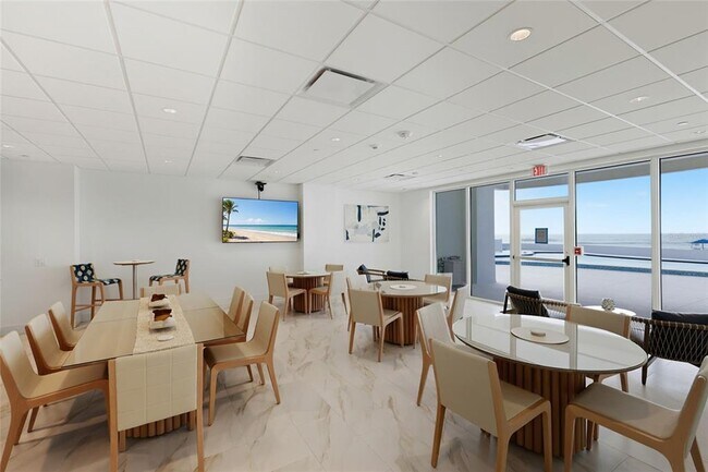 Building Photo - 1750 Benjamin Franklin Dr