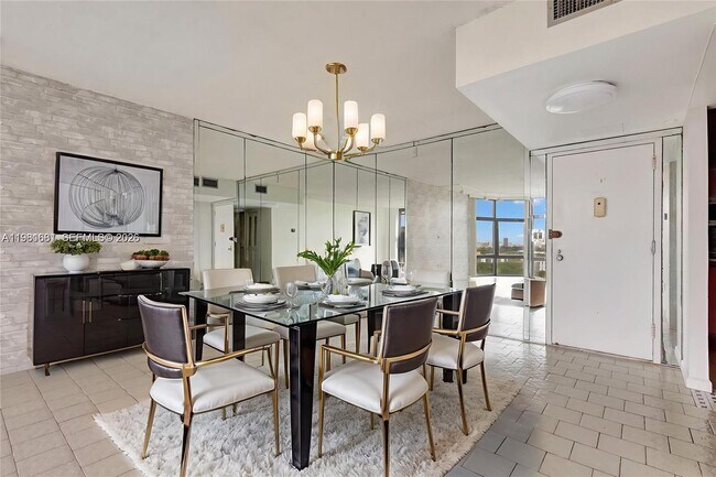 Building Photo - 20100 W Country Club Dr