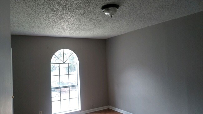 Building Photo - Monthly Paid Rent
