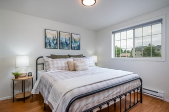 Building Photo - 1430 3rd Ave E