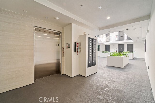 Building Photo - 7510 Sepulveda Blvd