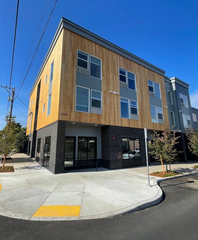 Building Photo - Vibrant Studio Apartment - Belmont St