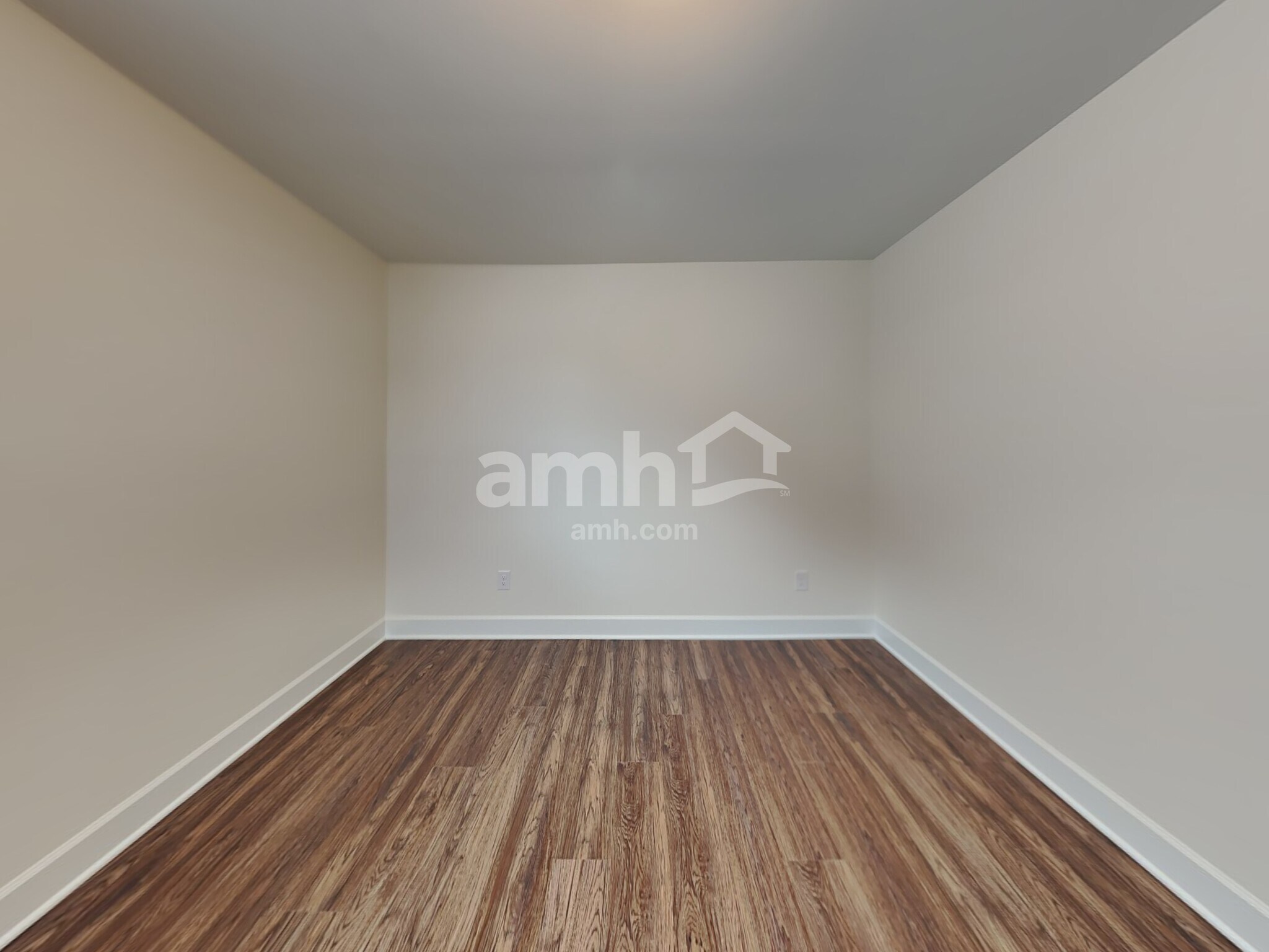 Building Photo - 3102 Esquire Dr