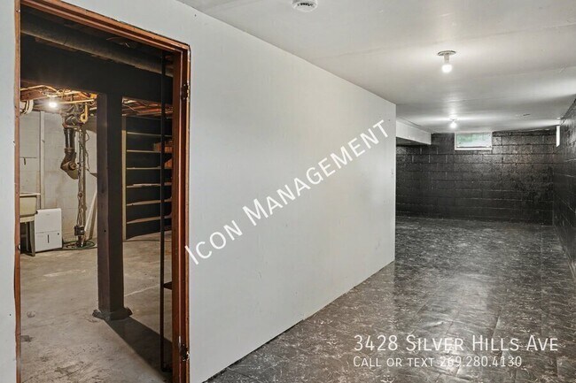 Building Photo - 3428 Silver Hills Ave