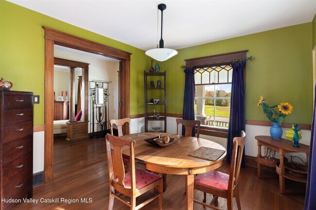 Building Photo - 703 Church Ave