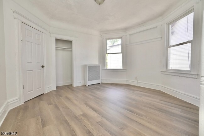 Building Photo - 26 Treacy Ave