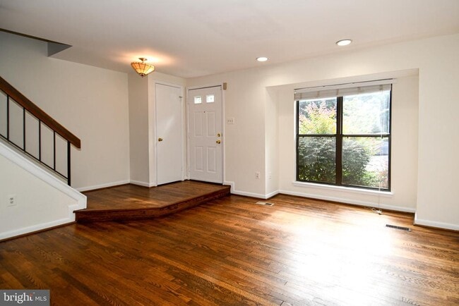 Building Photo - 5175 King Charles Way