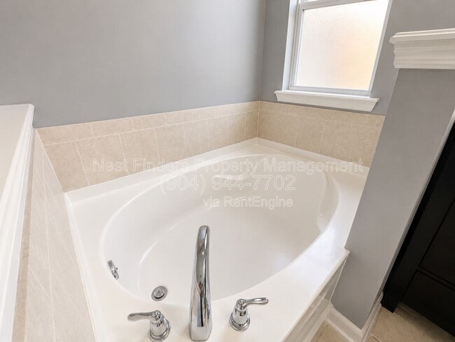 Building Photo - 14793 Falling Waters Dr