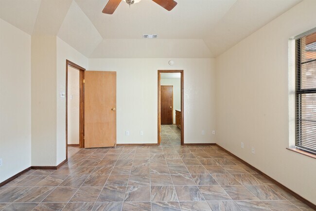 Building Photo - 104 Virgie St