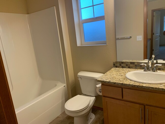 Building Photo - 3 Bedroom 2.5 Bathroom Home in Cordata Nei...