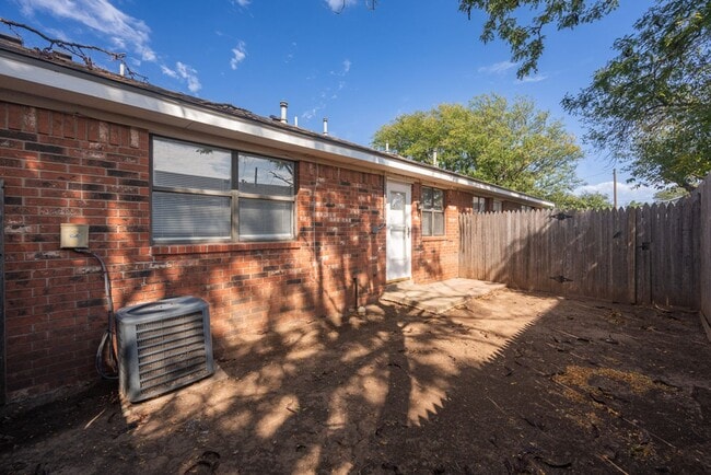 Building Photo - 4200 S Austin St
