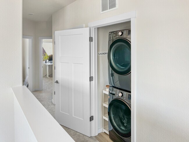 Building Photo - 5707 Villa Lorenzo Dr