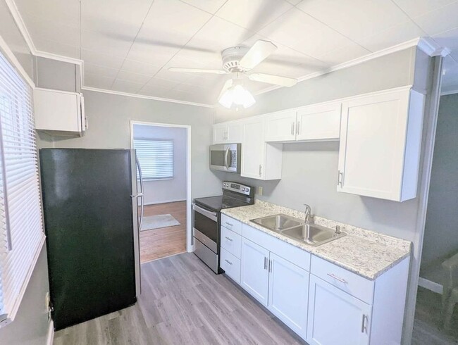 Building Photo - 3 Bedroom House on Quiet Street in Monaca