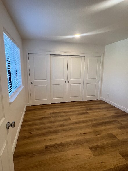 Building Photo - 8667 Mariners Dr