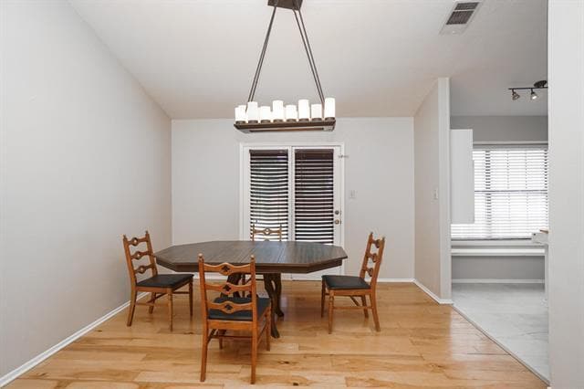 Building Photo - 548 Guadalupe Dr