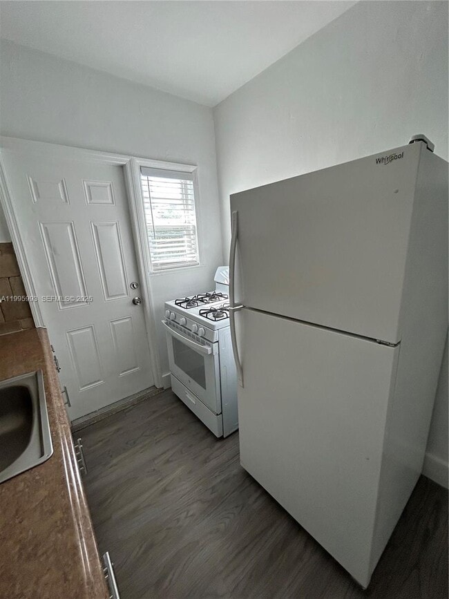 Building Photo - 1024 Pennsylvania Ave