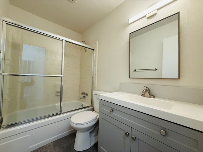 Building Photo - 2 bed 1 bath unit for rent in South Lake Tahoe