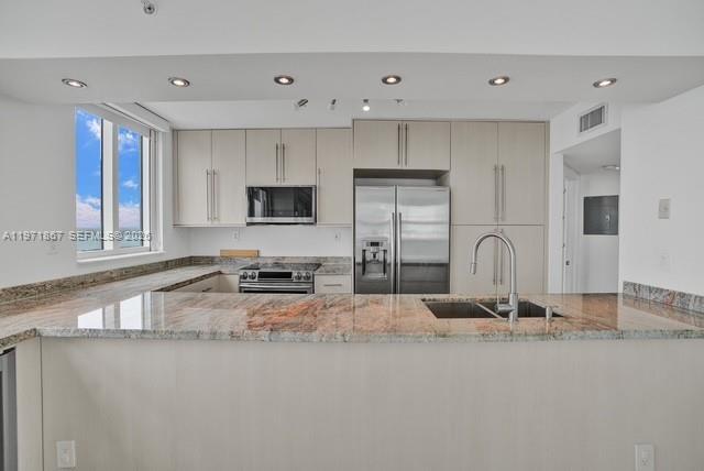 Building Photo - 650 West Ave