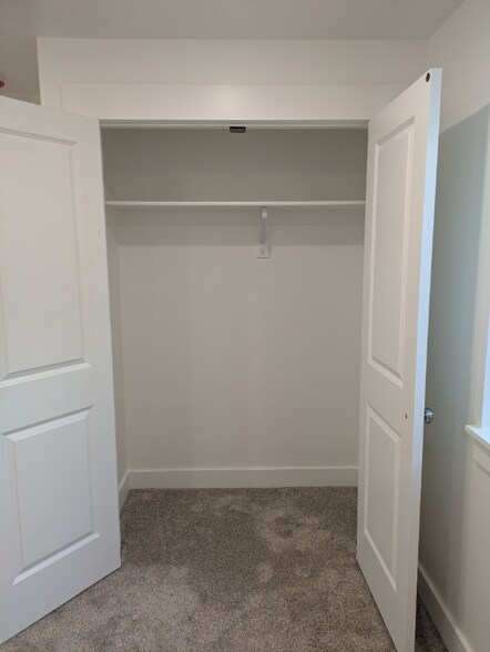 Building Photo - 1595 S 300 W