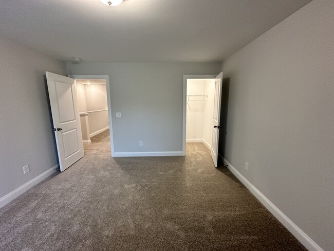 Master bedroom - 579 Forestville Rd