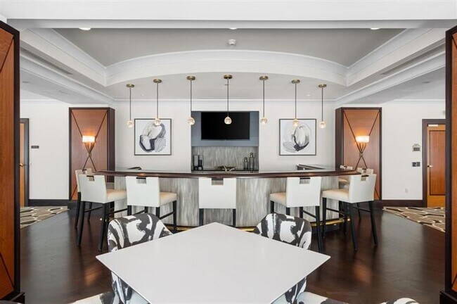 Building Photo - 600 W Las Olas Blvd