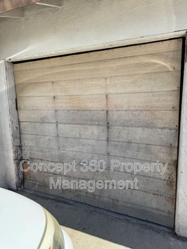 Building Photo - 9332 1/4 ELM VISTA DR