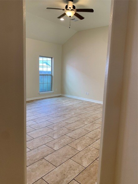 Building Photo - 14914 Darbydale Dr