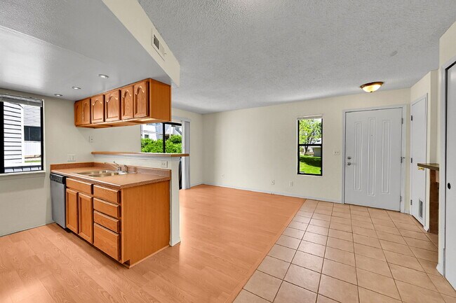 Building Photo - $1,140.95 with $300 Off The First Month's Rent, 1 Bed, 1 Bath, Condo in Thornton with Washer and ...