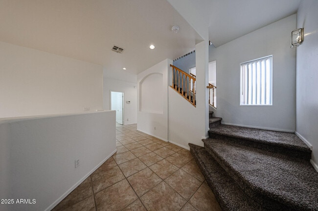 Building Photo - 453 N 105th Pl