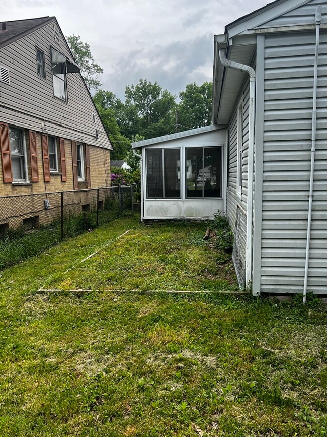 Building Photo - 6876 Franke Rd