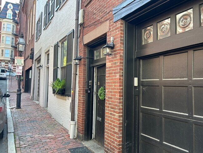 Primary Photo - 31 Branch St