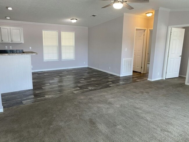 Building Photo - 517 Remann Rd