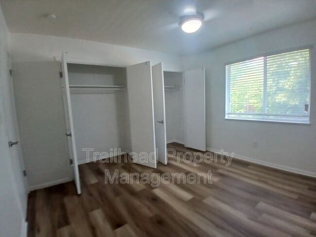 Building Photo - 7801 W 83rd St