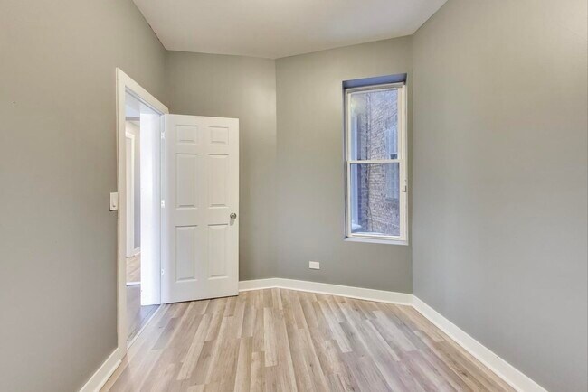 Building Photo - 6624 S Rhodes Ave