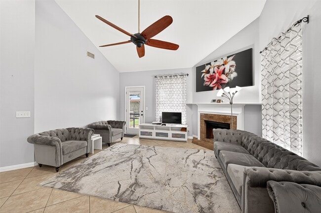 Building Photo - 20135 Golden Mesa Dr