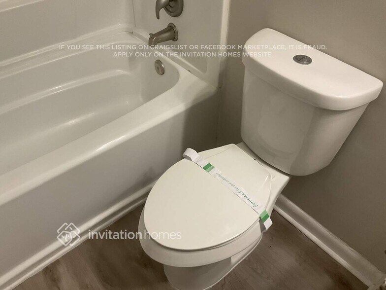 Building Photo - 415 Plainville Dr SW