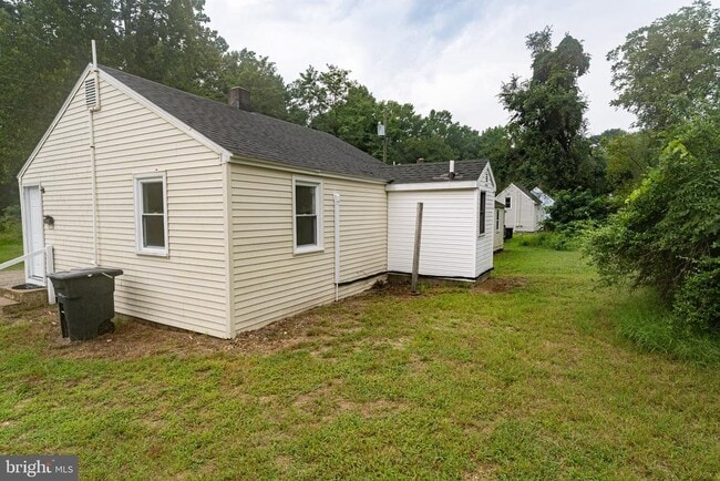 Building Photo - 113 Davis Ln