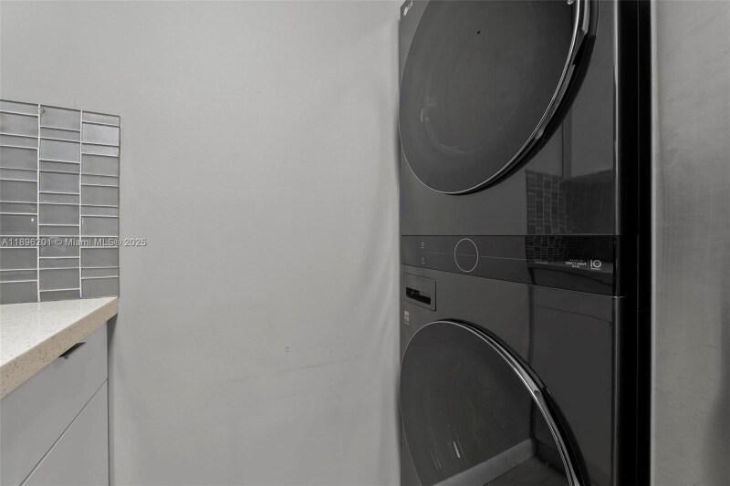 Building Photo - 3586 N University Dr