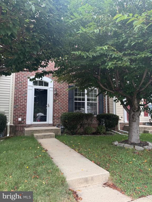 Building Photo - 557 Kirkcaldy Wy