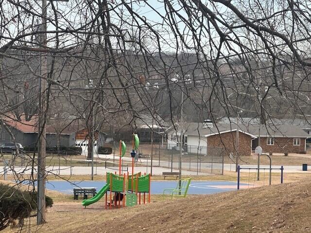 Building Photo - 622 Eiserman Ave