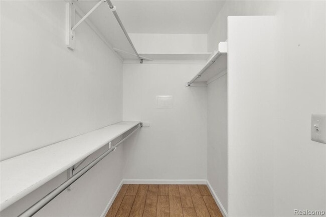 Building Photo - 5648 Whitfield Dr