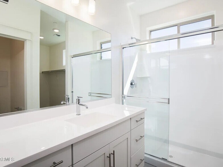 Building Photo - 300 N Gila Springs Blvd