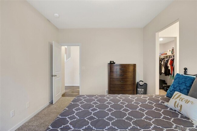 Building Photo - 10455 Kalama Dr