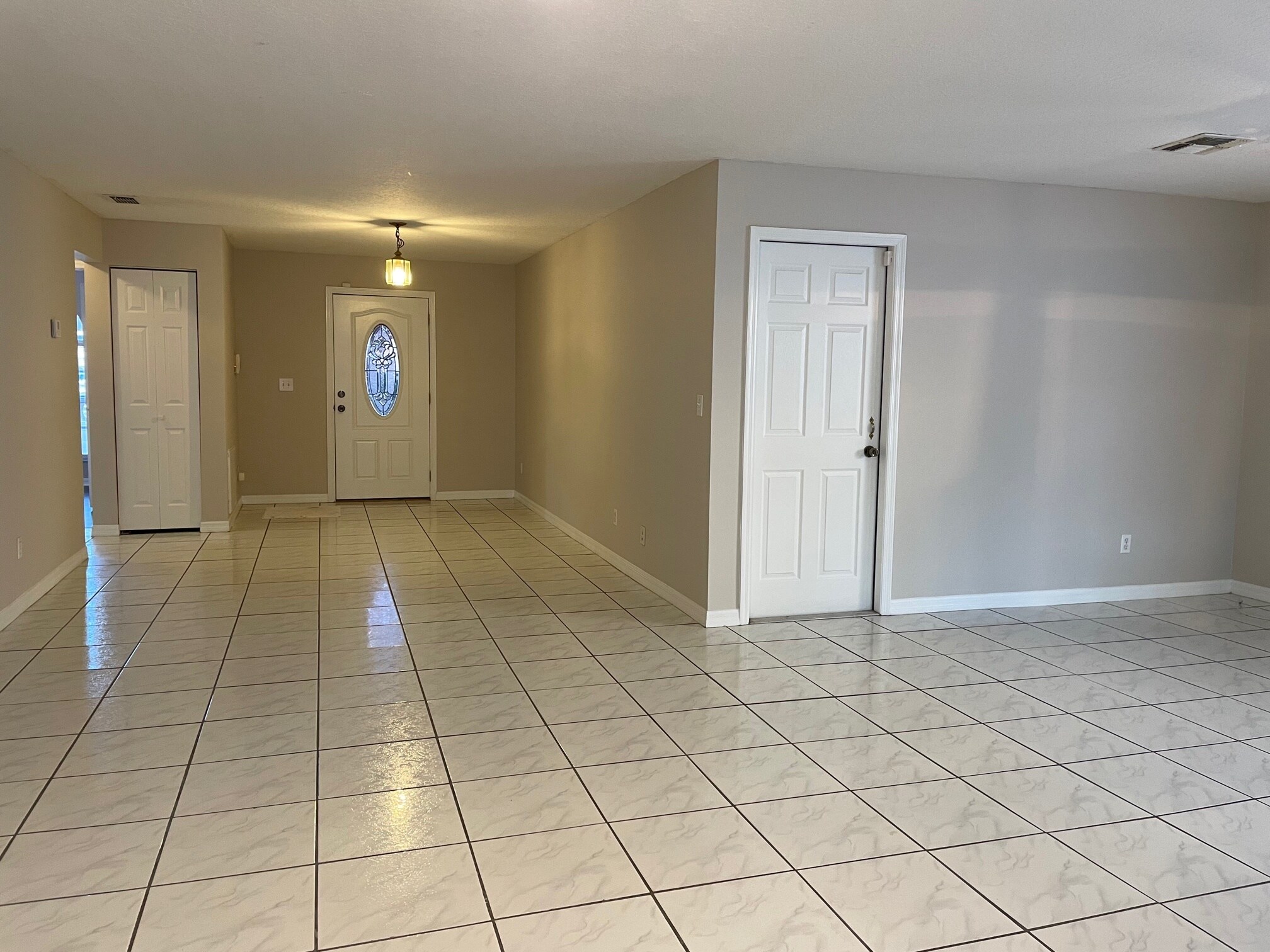 Building Photo - 3124 W Powhatan Ave