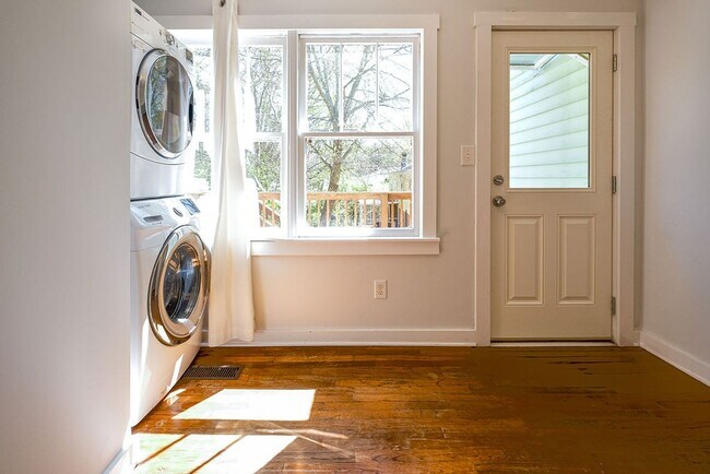 Building Photo - 134 Westover Dr