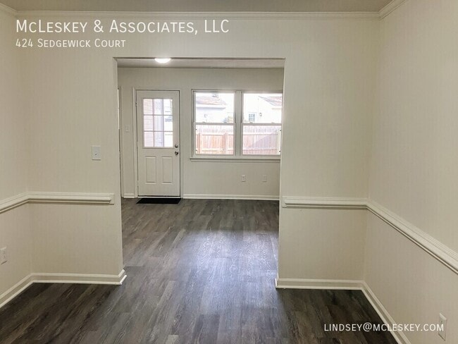 Building Photo - 424 Sedgewick Ct