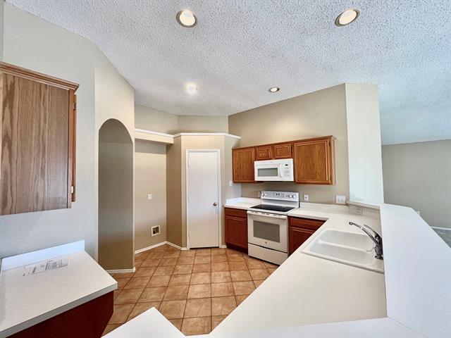 Building Photo - 875 Shoal Creek Dr